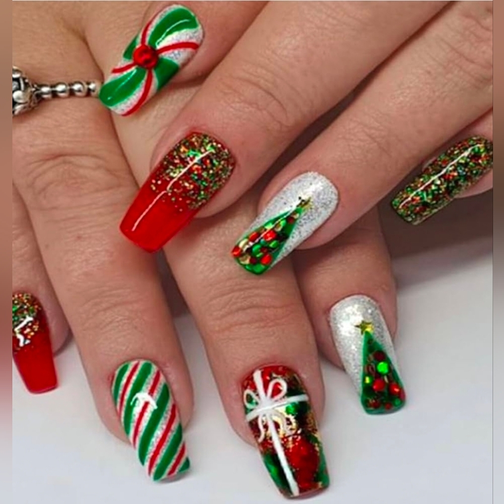 24 Pcs Festive Holiday Nail Set - Red, Green, White